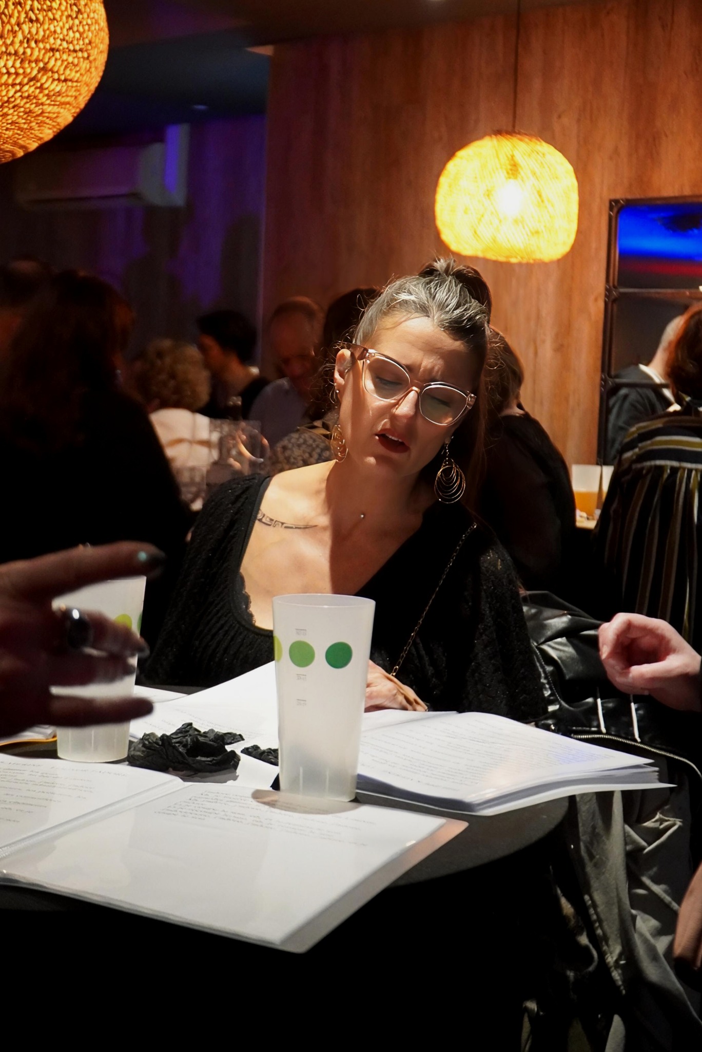 Ambiance A tue-tête : public chantant et participant à la soirée